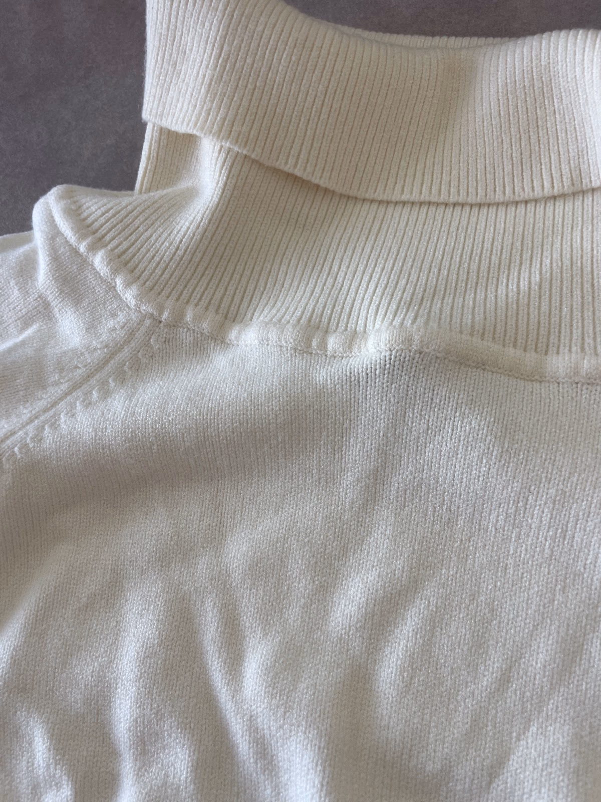 White cowl neck knitted jumper, photo 2
