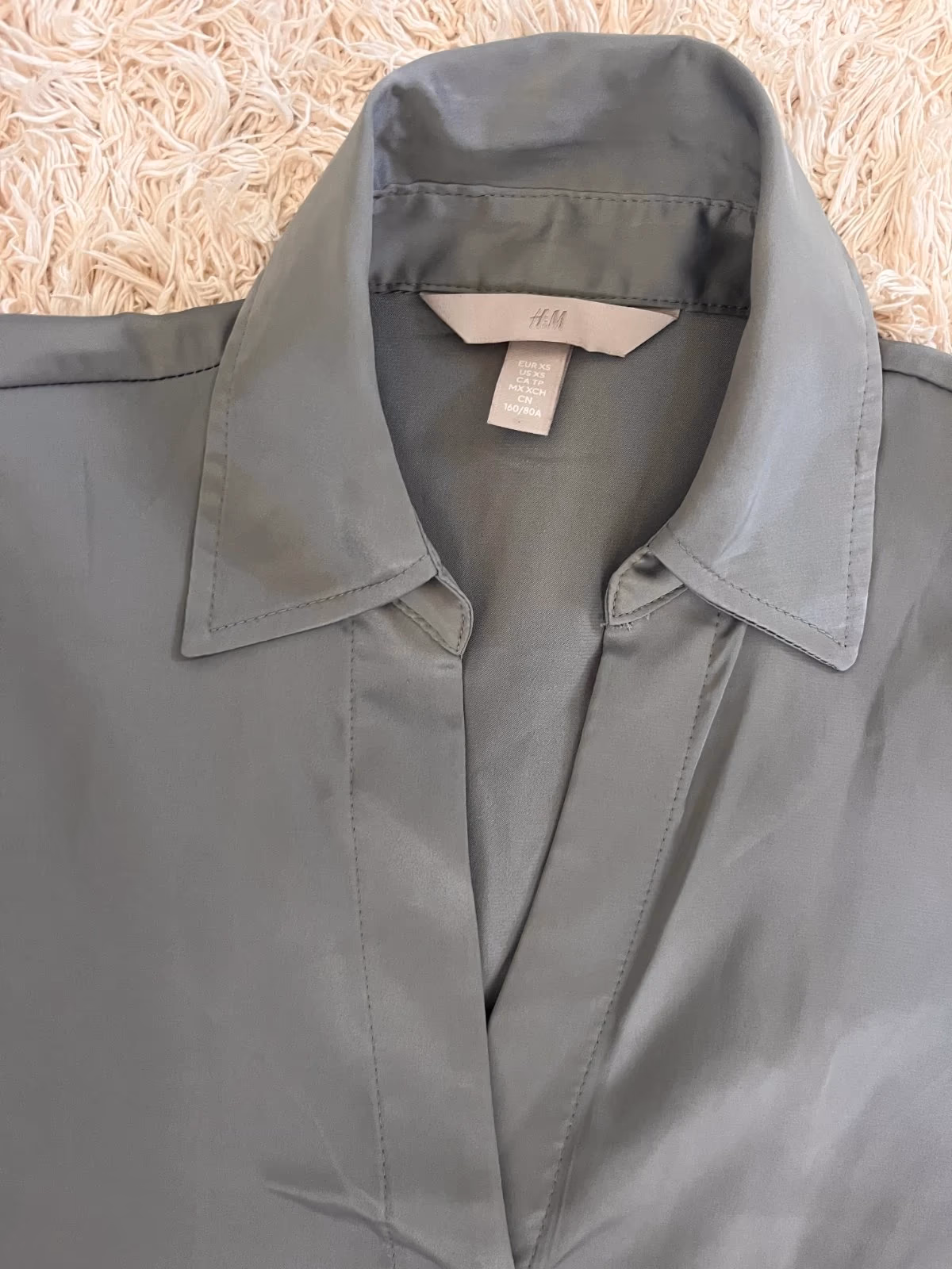 Camicia H&M effetto raso, taglia XS, foto 3