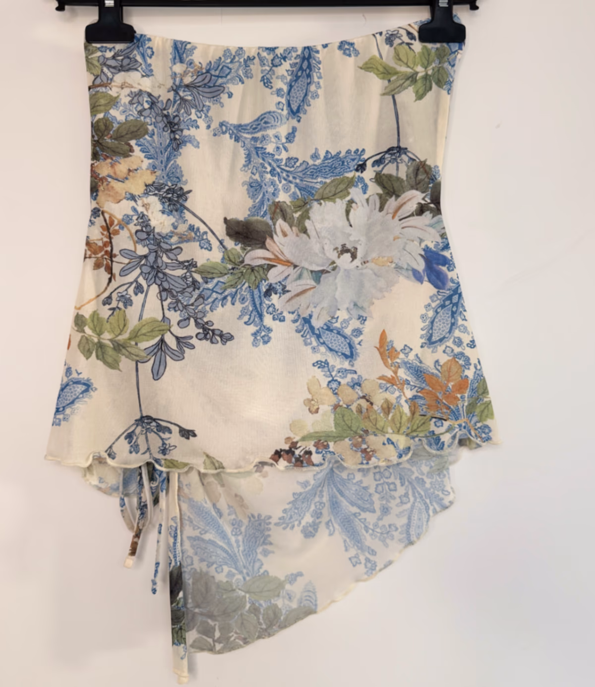 Top sem alças em malha floral com detalhes franzidos da Rita Ora x Primark, fotografia 4