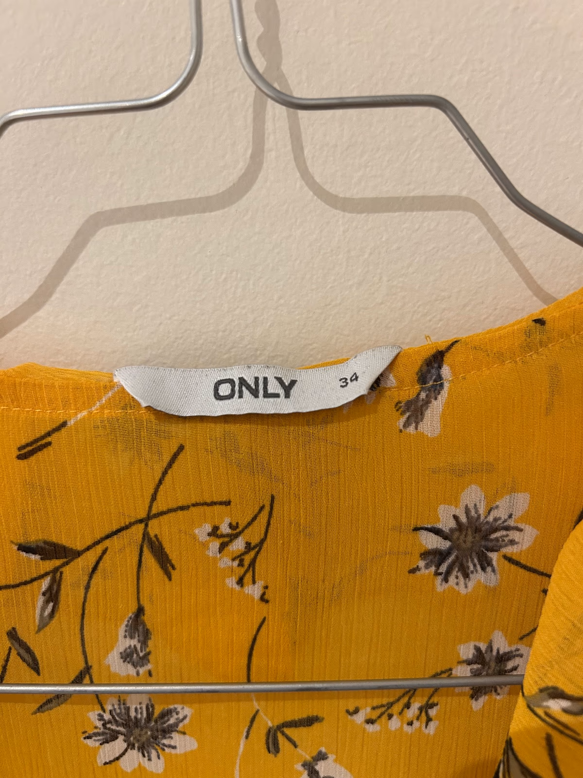 Yellow floral ruffle crop top, photo 3