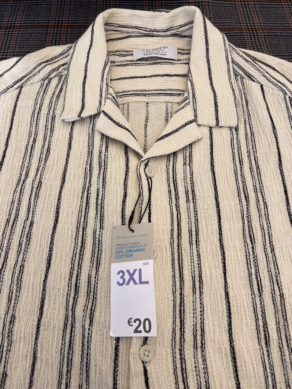 Camisa abotonada con textura de rayas, foto 2
