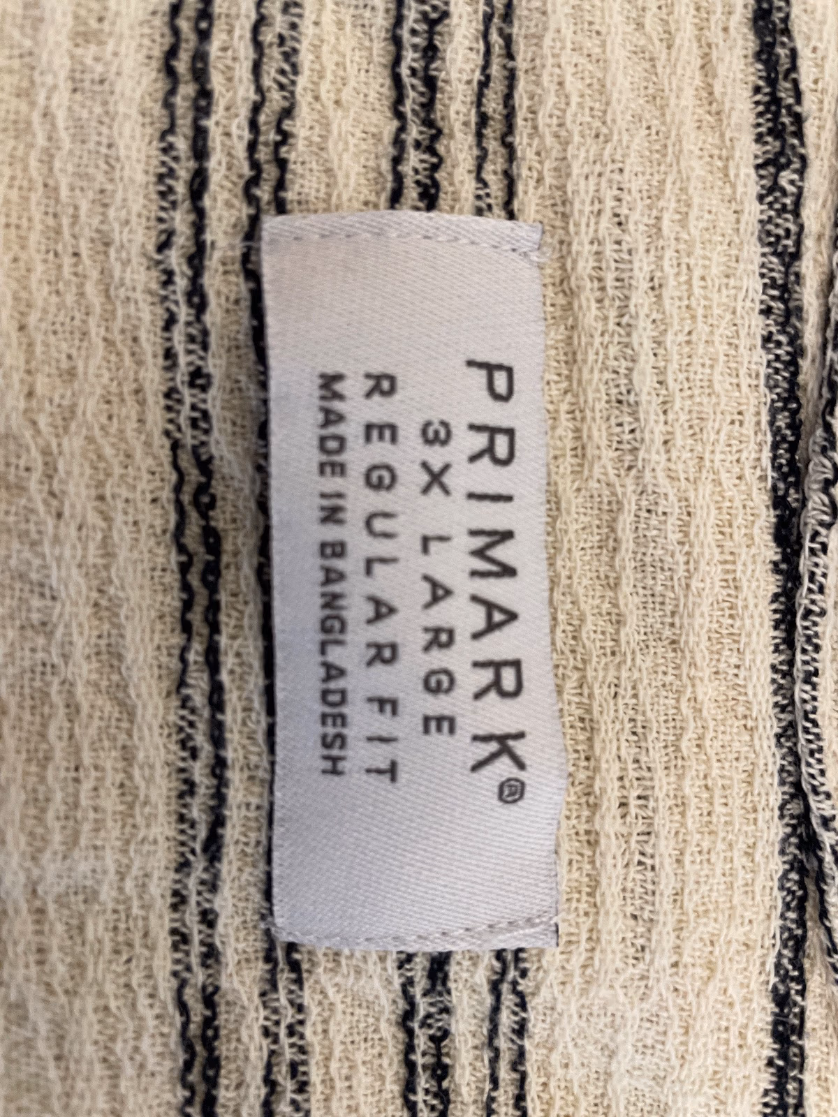 Camisa abotonada con textura de rayas, foto 4