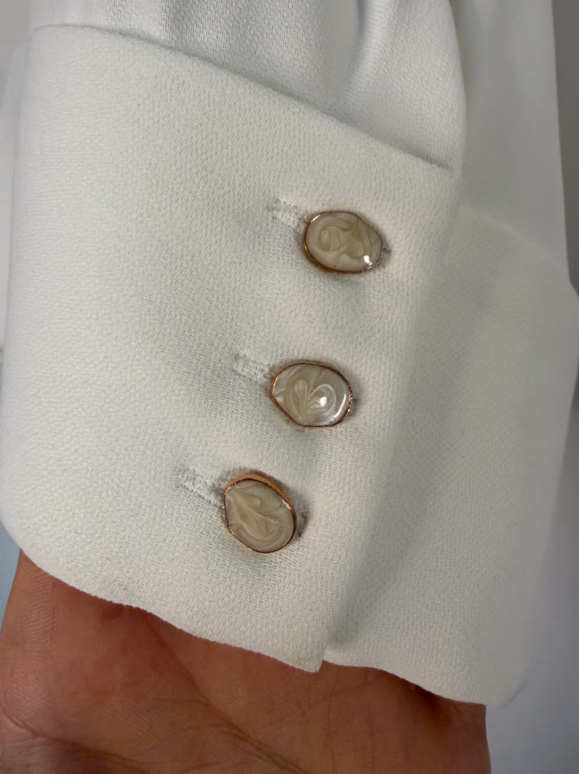 Zara White Oversized Flowy Shirt with Marbled Buttons, photo 3