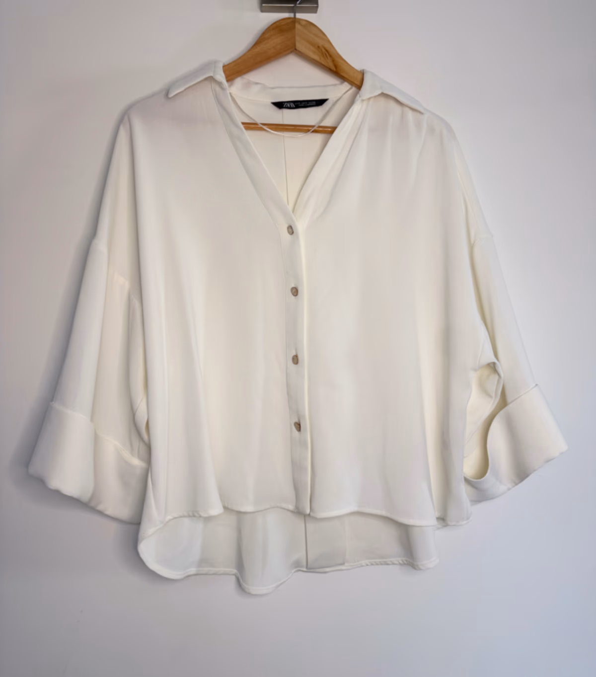 Zara White Oversized Flowy Shirt with Marbled Buttons, photo 2