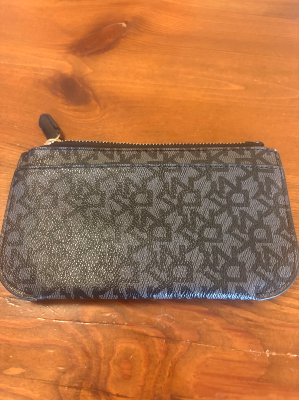 Pochette a busta con monogramma DKNY, foto 2