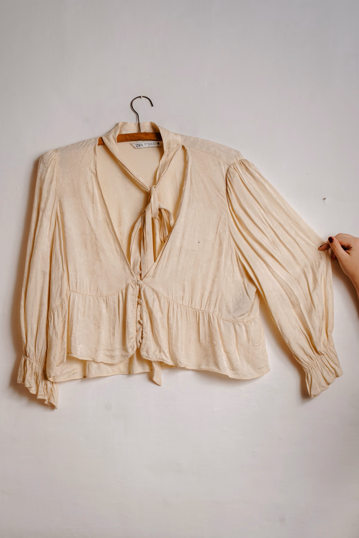 Tie-Neck Cropped Blouse, photo 3