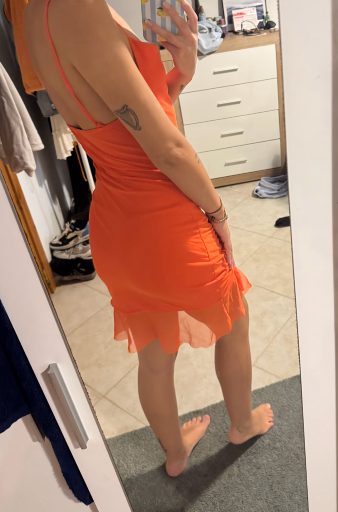 Minivestido de malla fruncida de color naranja, foto 4