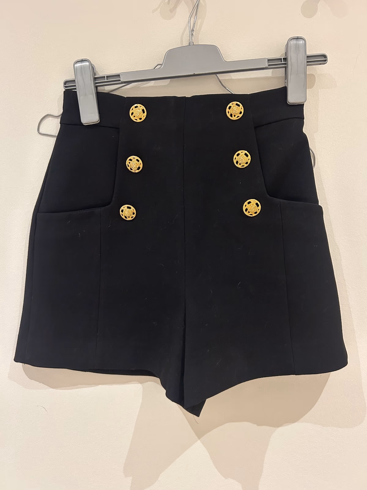 Zara Black high-waisted gold-button shorts, photo 2