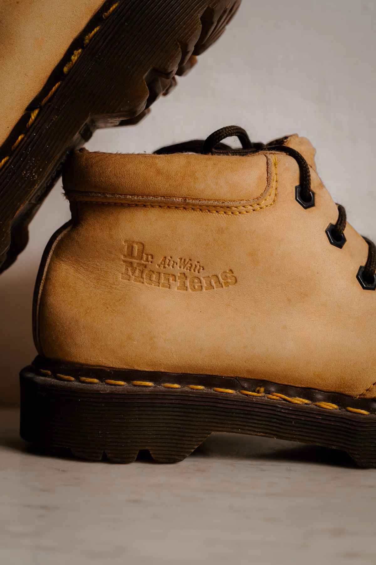 RARE Made in England Dr Martens beige desert boots, photo 3