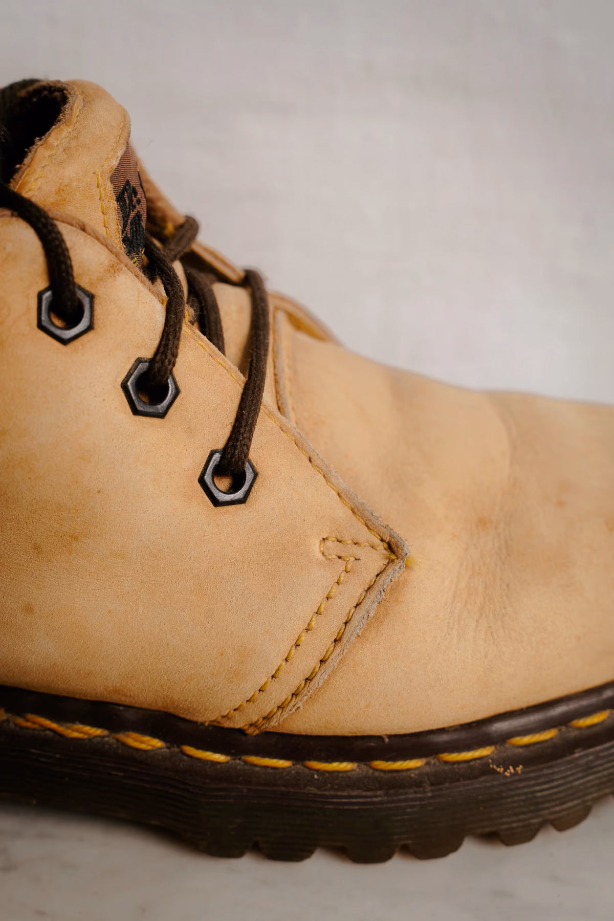 RARE Made in England Dr Martens beige desert boots, photo 2