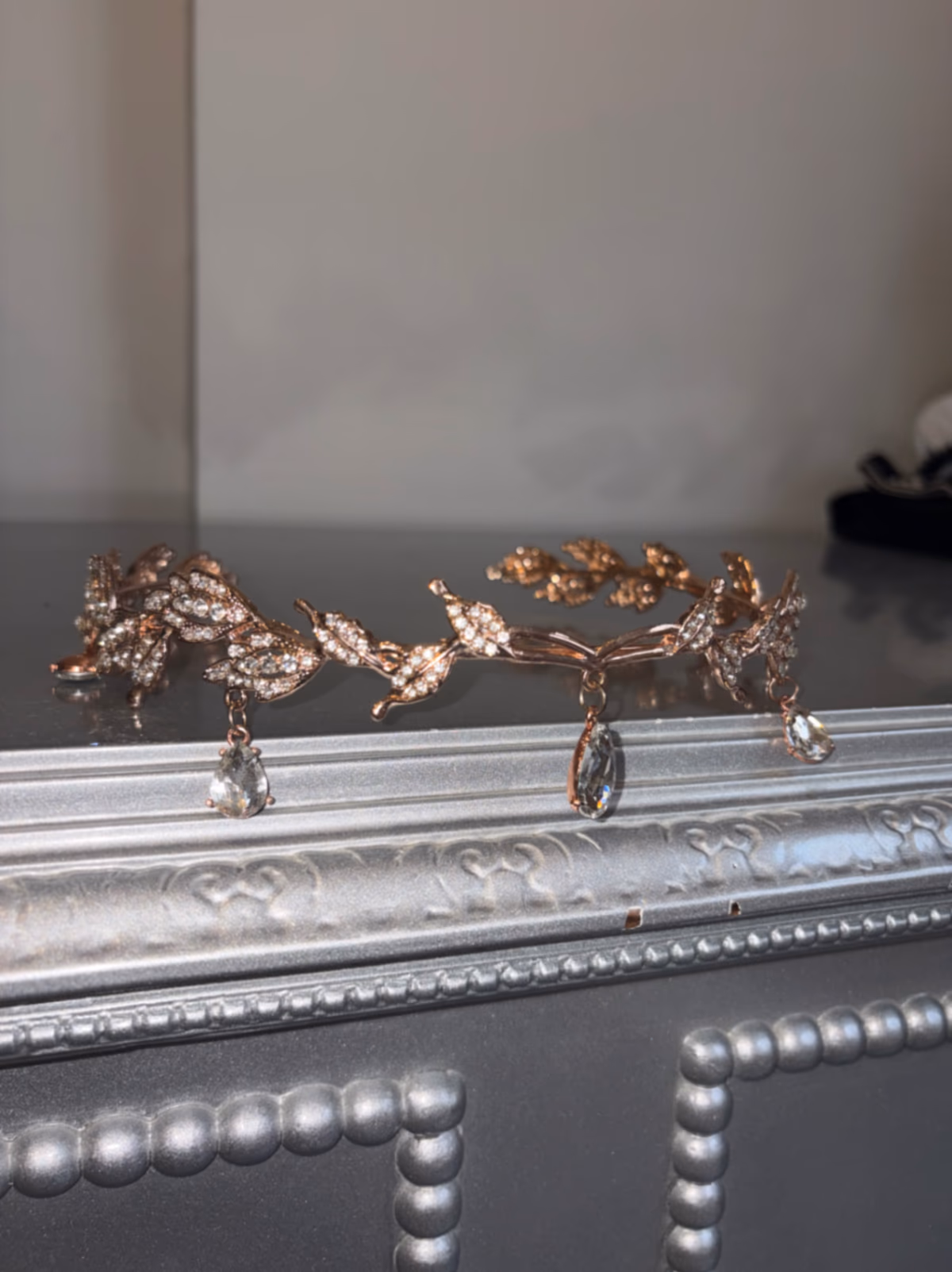 Crown-like head accessory, photo 3