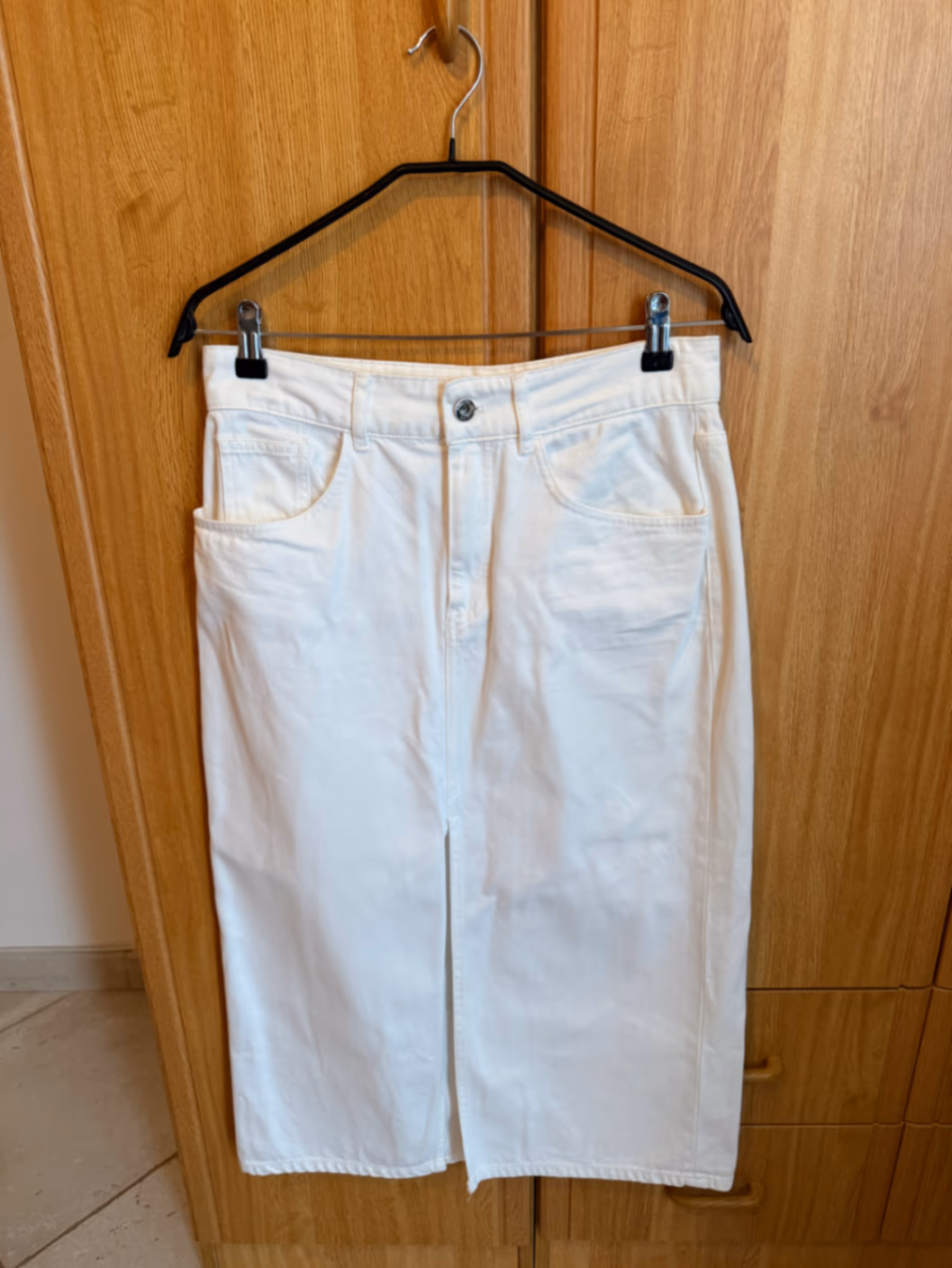 Falda midi de denim blanco con abertura delantera, foto 2