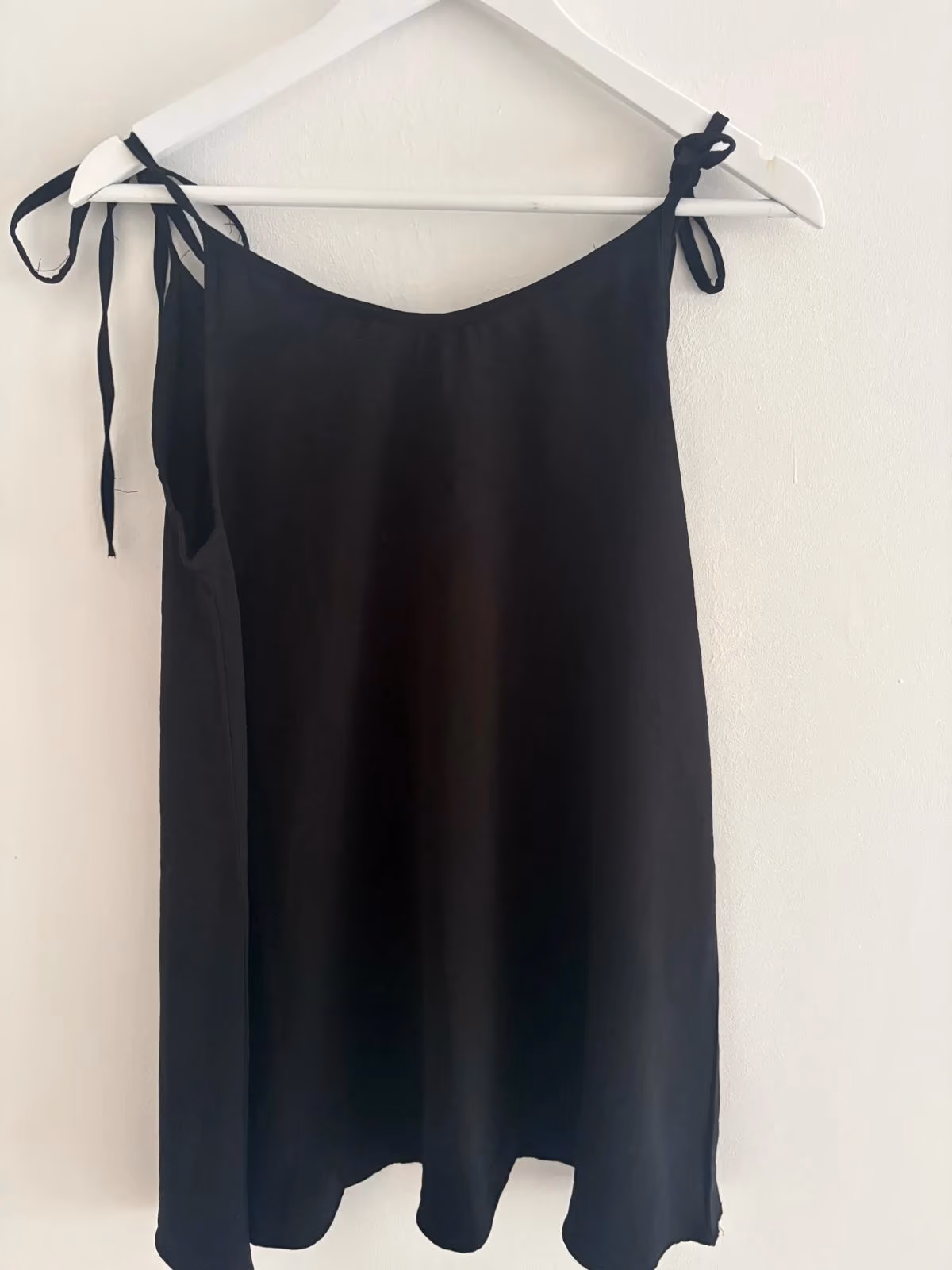 Top nero con spalline, foto 2