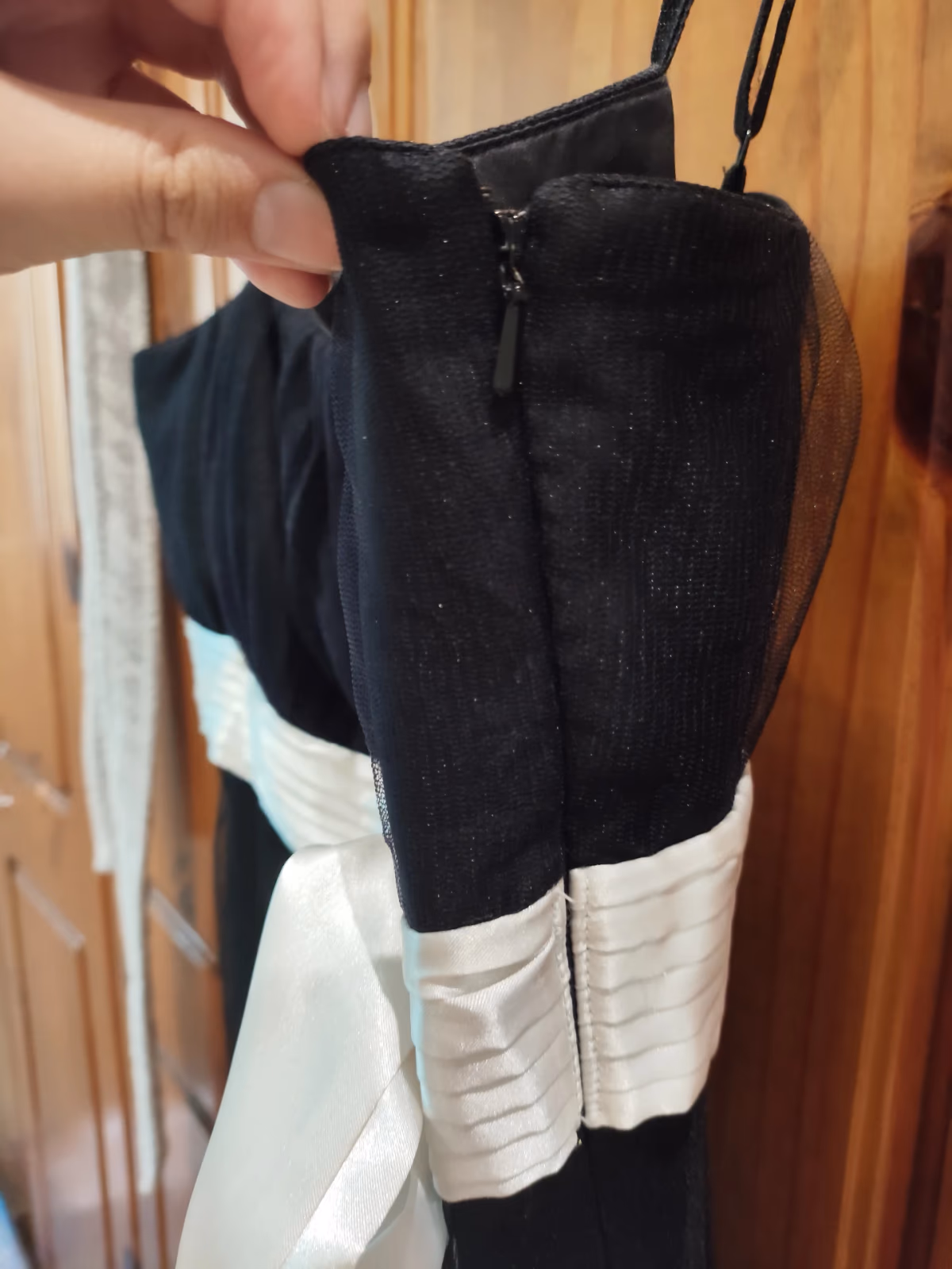 Black & white Debut occasion dress, photo 3