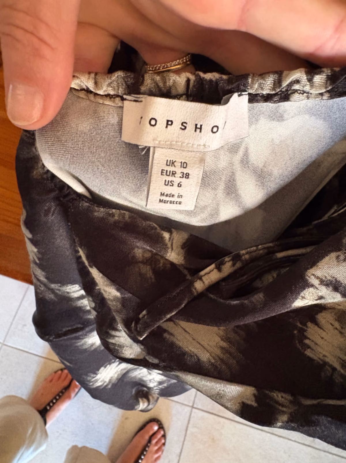 Abito midi in raso a fiori di Topshop, foto 3