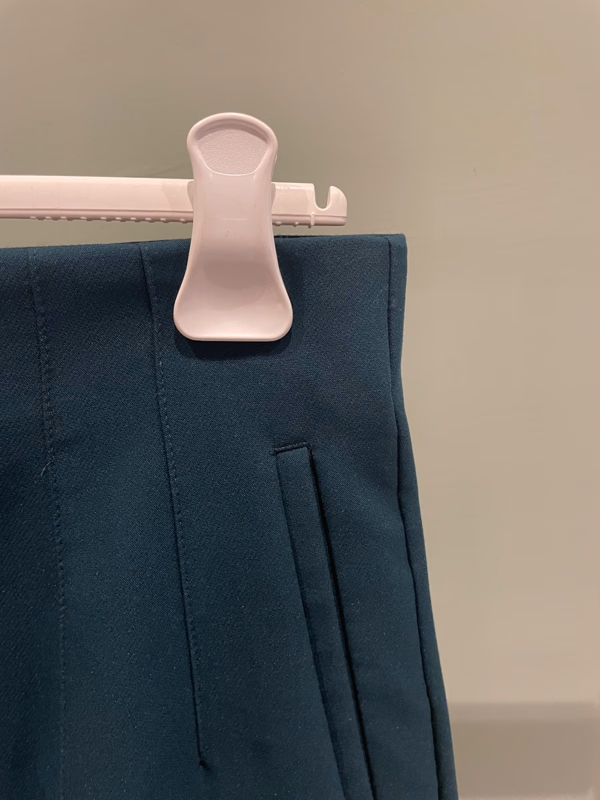 Pantaloni sartoriali a vita alta verde scuro, foto 2