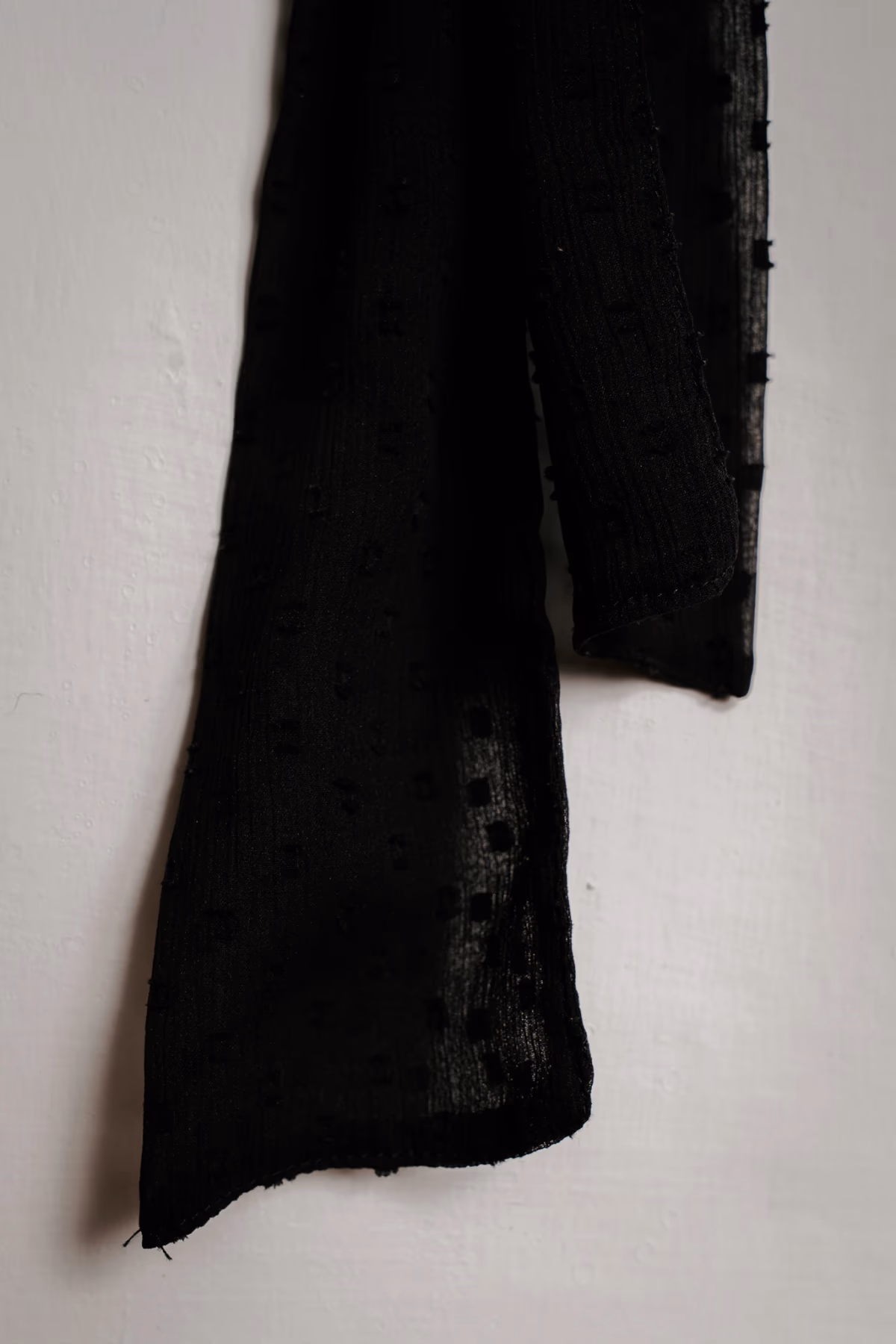 Blusa negra transparente con lunares suizos, foto 3