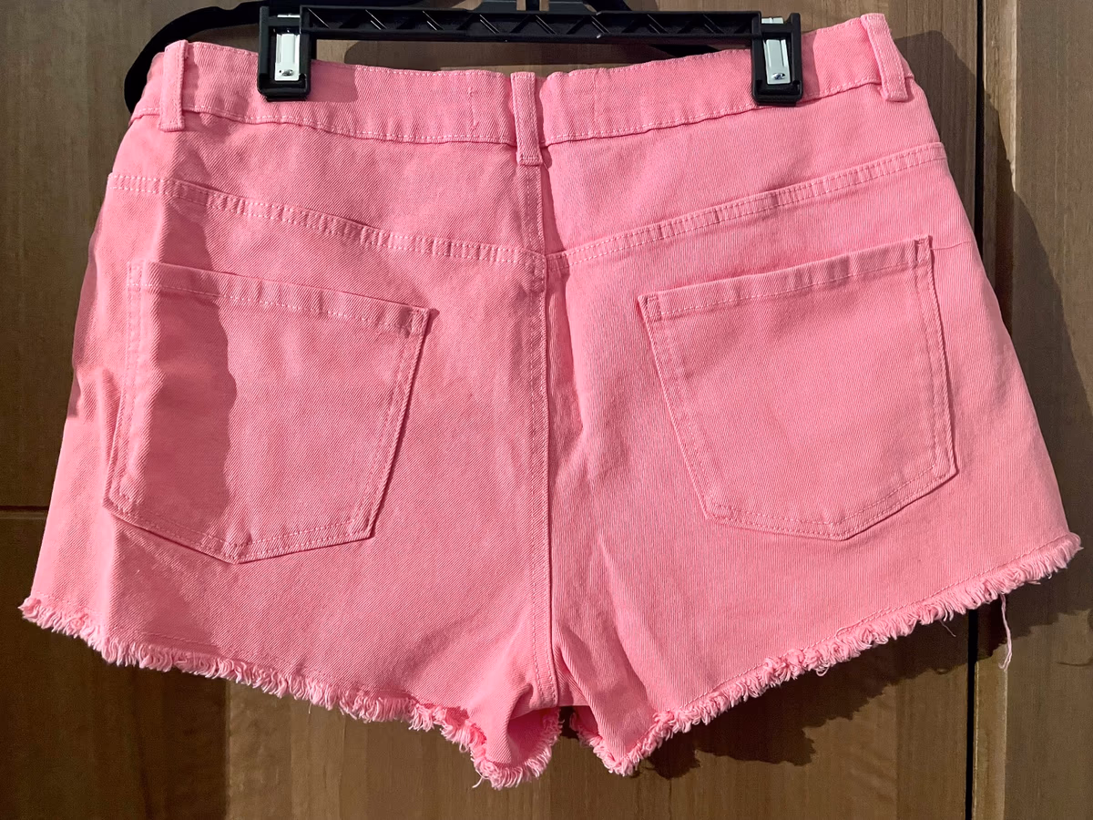 Bright pink denim shorts, photo 3