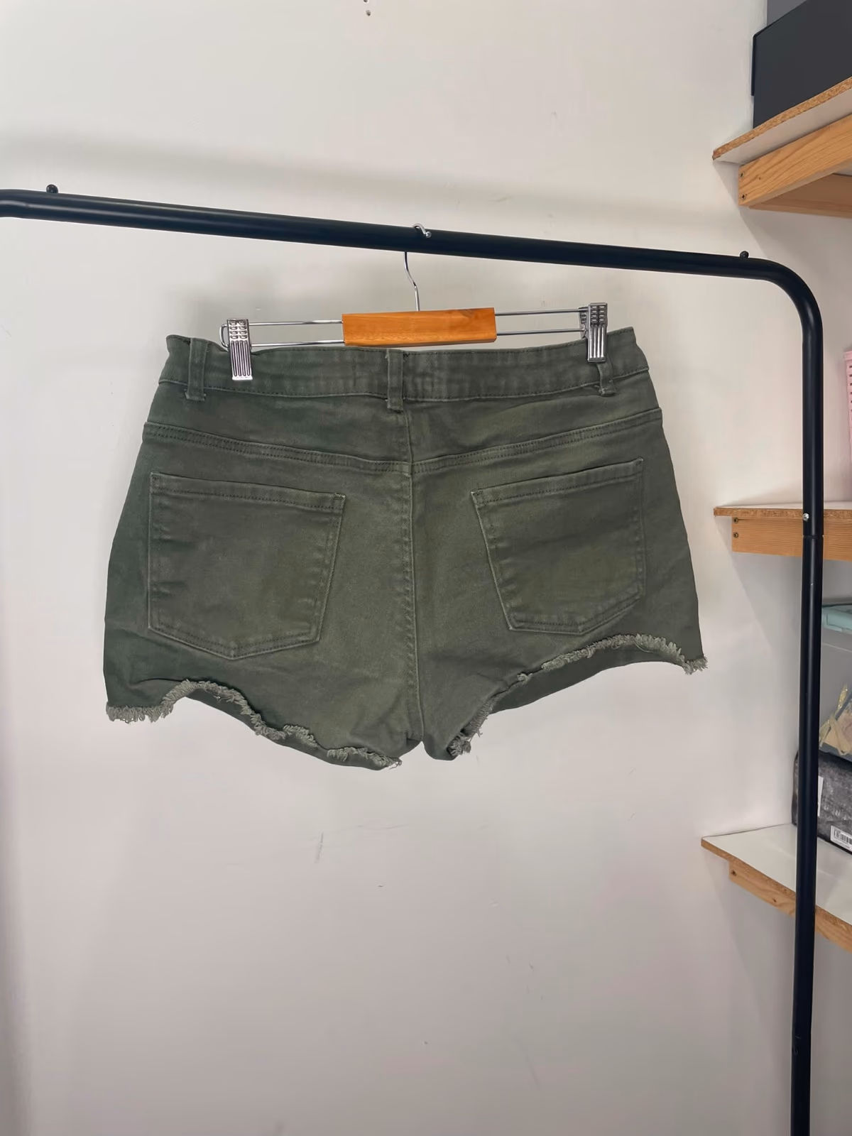 Frayed Hem Green Shorts, photo 2