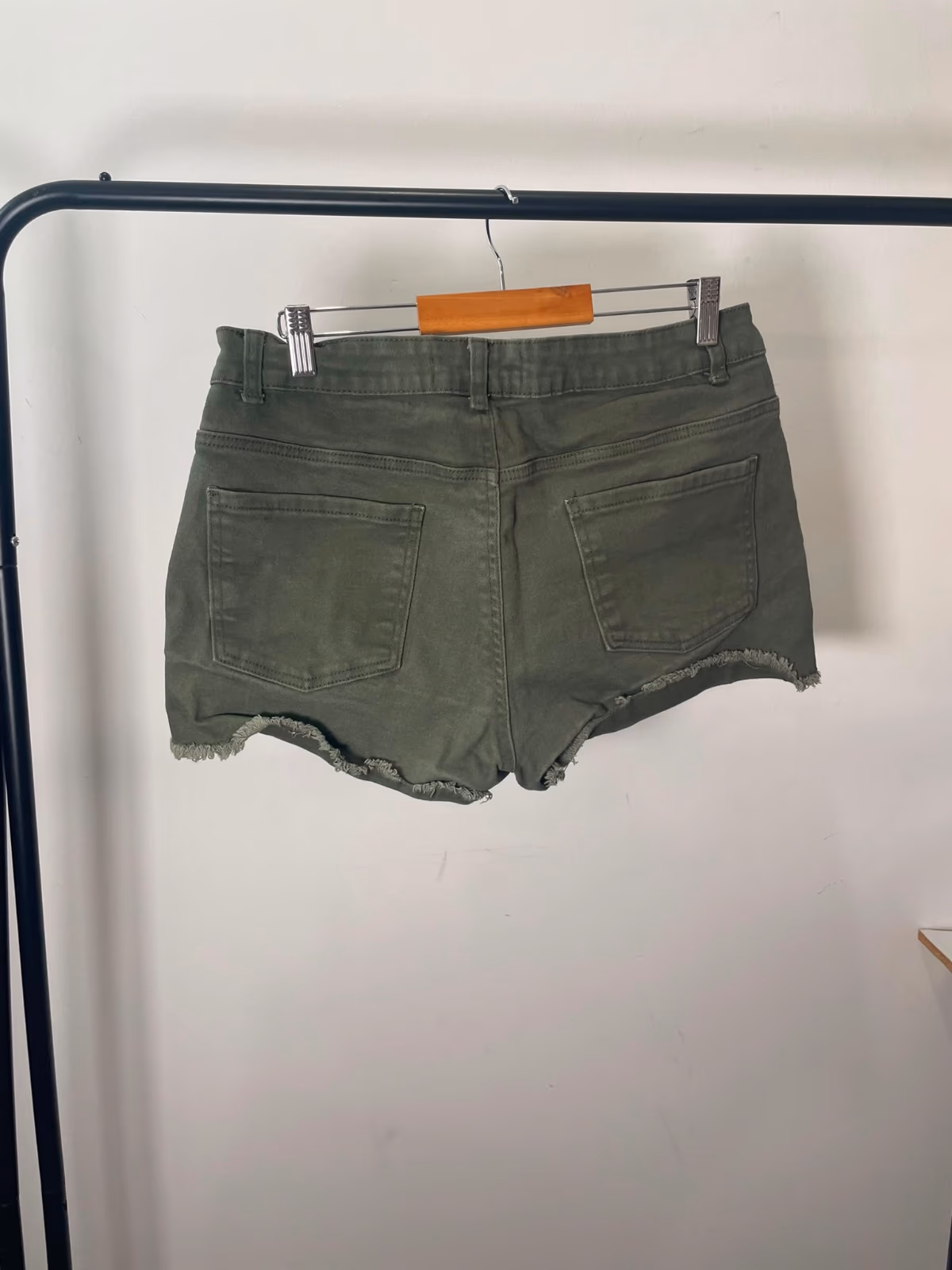 Frayed Hem Green Shorts, photo 3