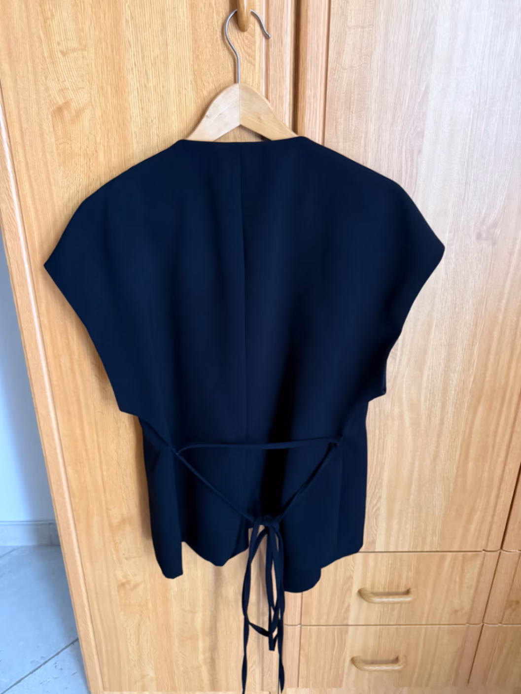 Black Belted Sleeveless Wrap Top, photo 2