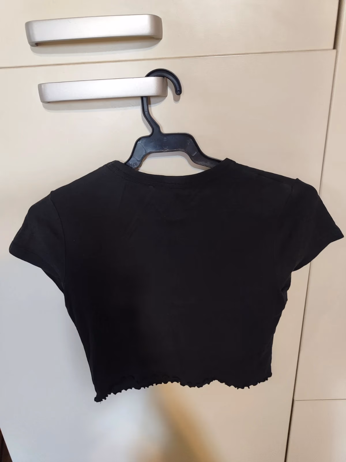 Black top, photo 3