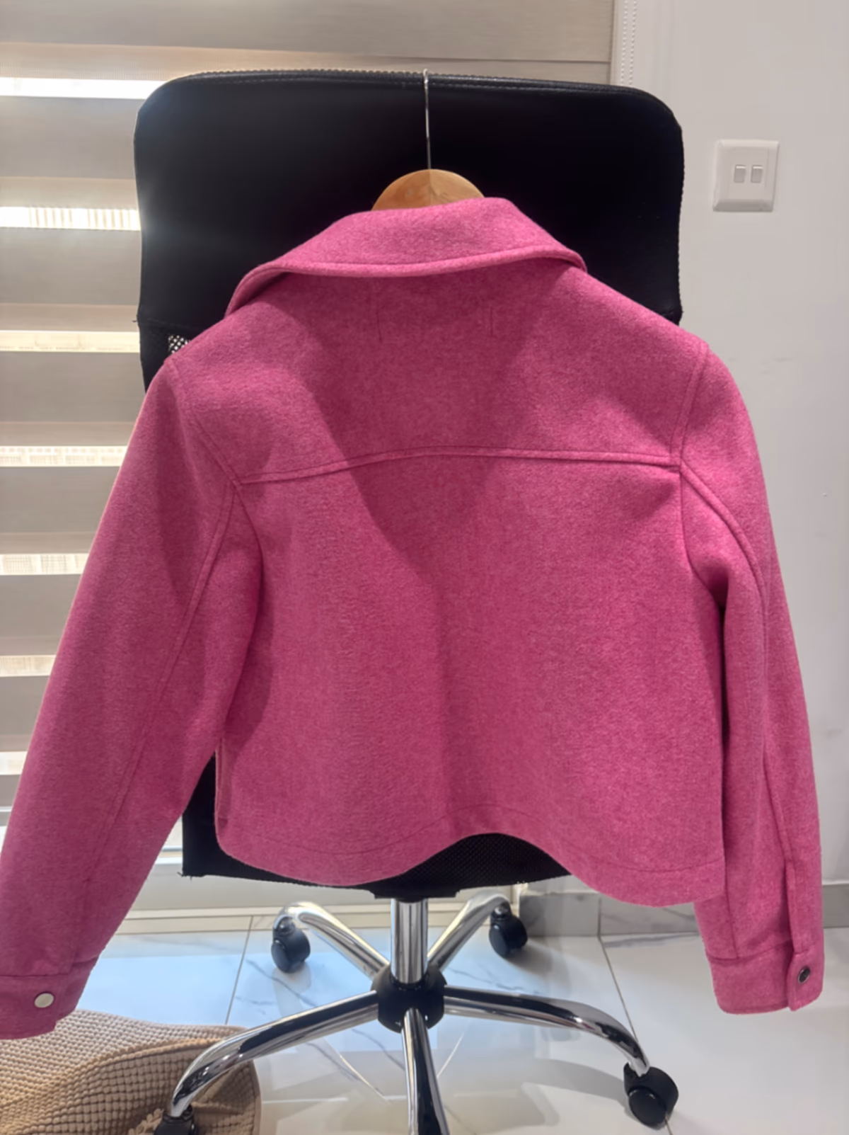 Pink collared button-up jacket, photo 2