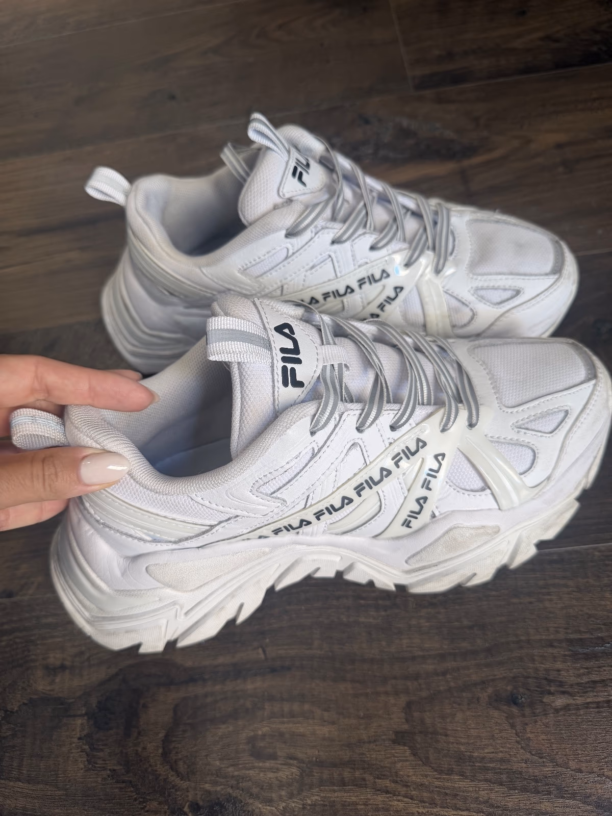 Ciao! Vendo sneakers fila bianche come nuove numero 37,5 eu, photo 2