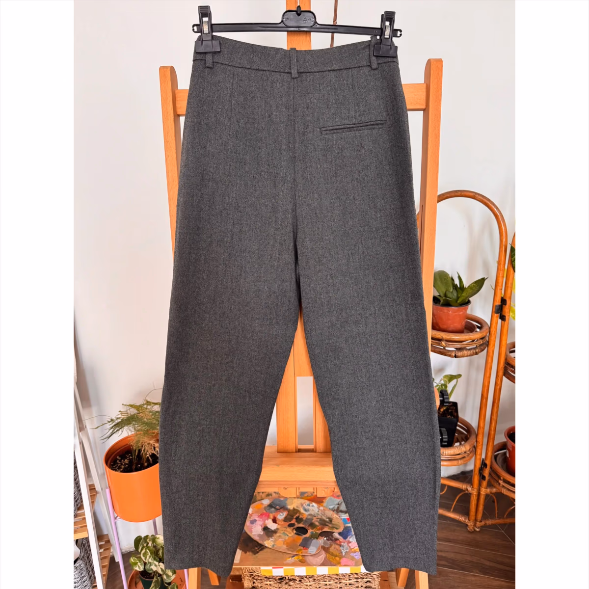 Pantalones tobilleros grises de corte sastre de ZARA, foto 2