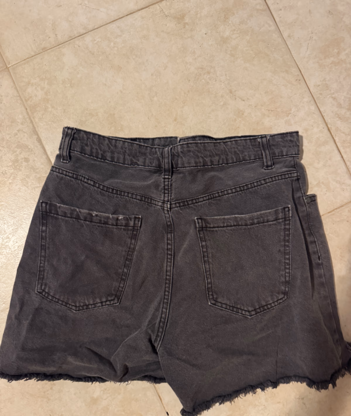 Black distressed denim shorts, photo 2