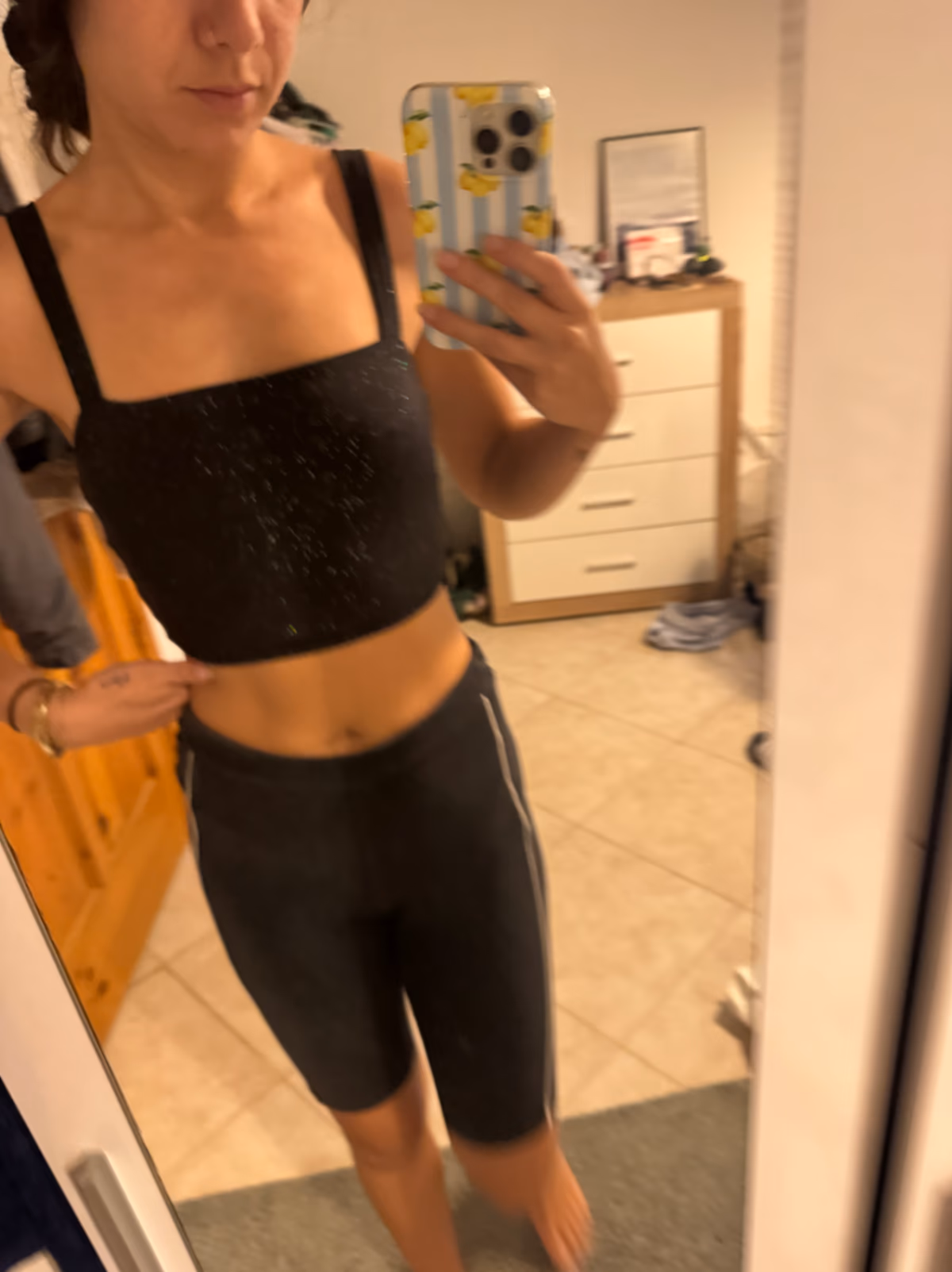 Camisola corta negra con brillos, foto 2