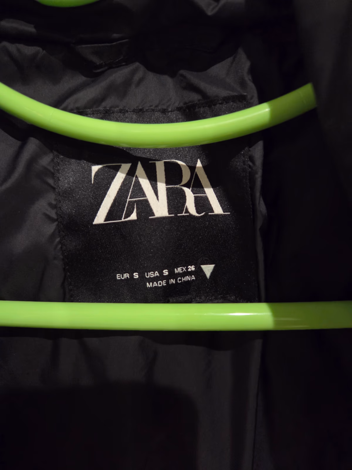 Zara black padded hooded gilet, photo 2