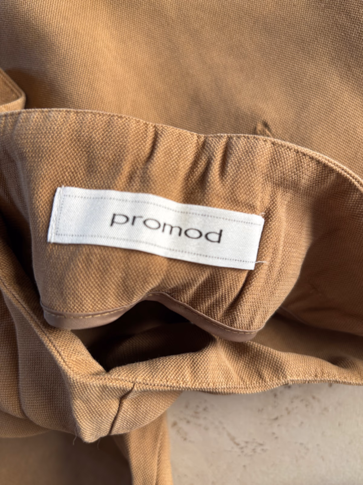 Tan high-waisted cigarette trousers, photo 2