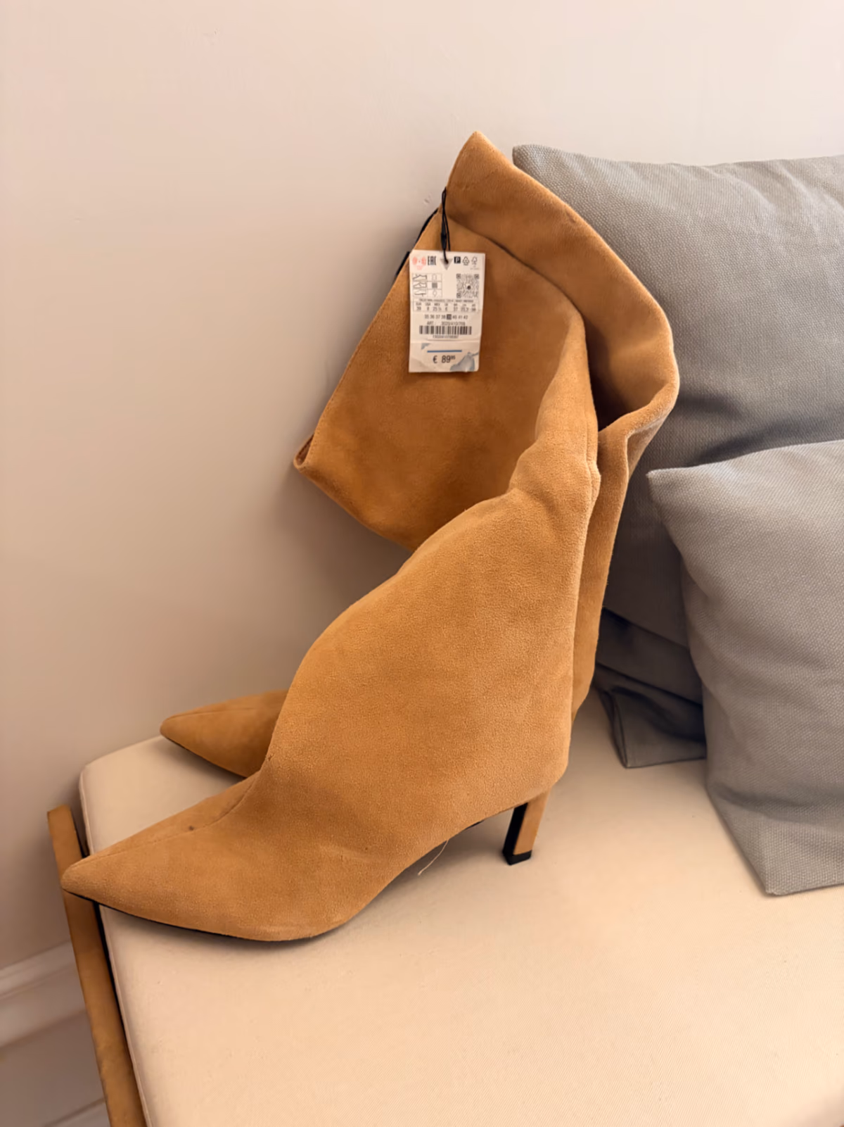 Tan suede pointed heel boots, photo 4