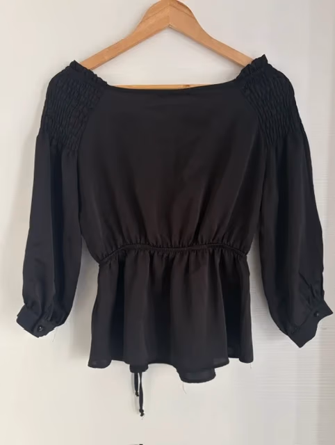 Blusa negra cruzada, foto 2