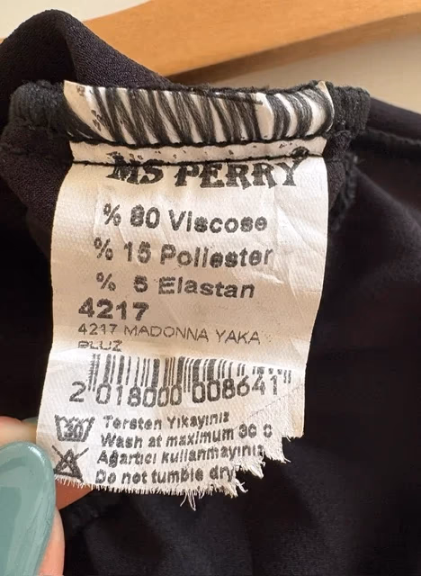 Blusa negra cruzada, foto 3