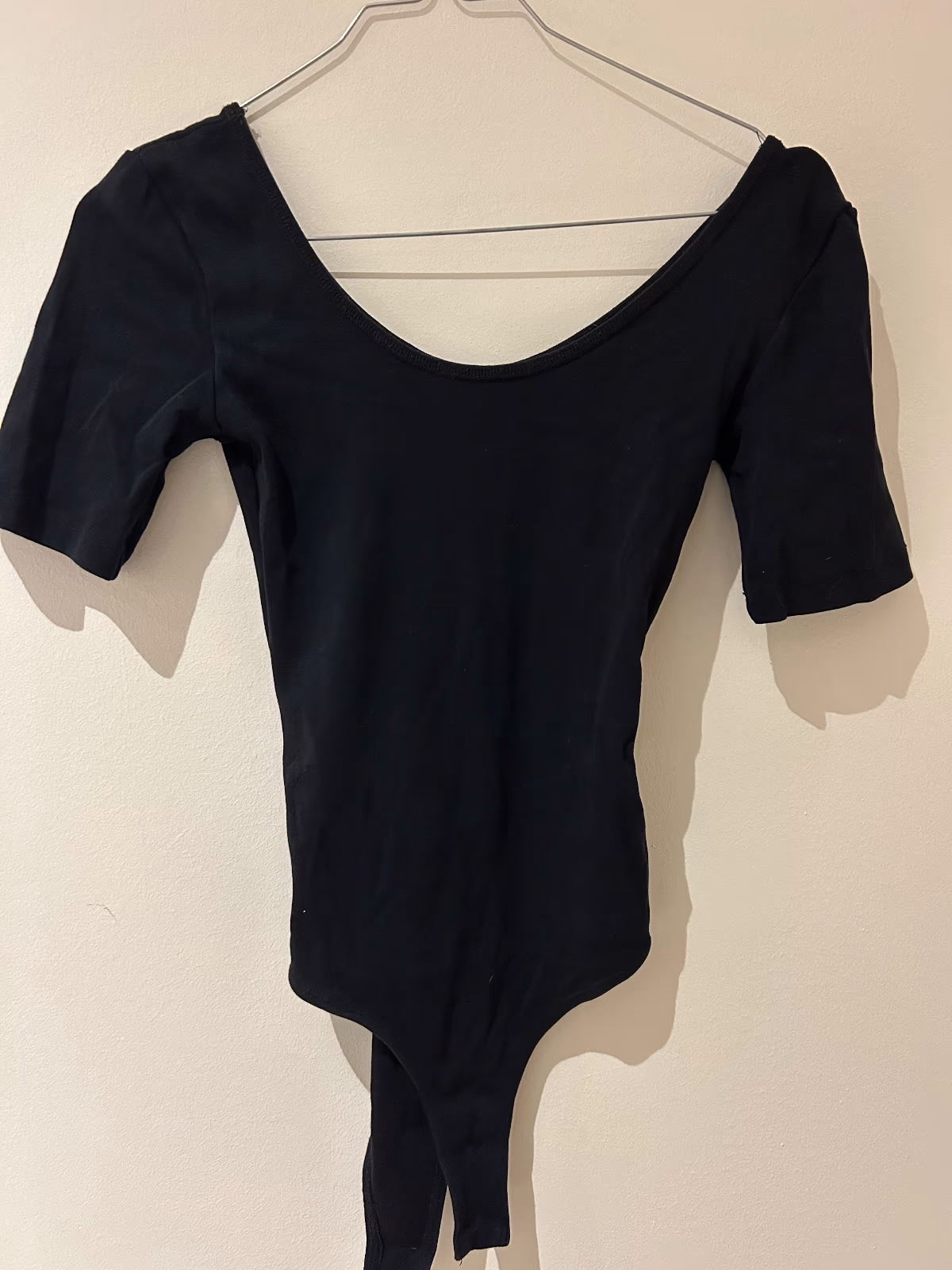 Conjunto de 2 bodies canelados com decote redondo da Zara, fotografia 2