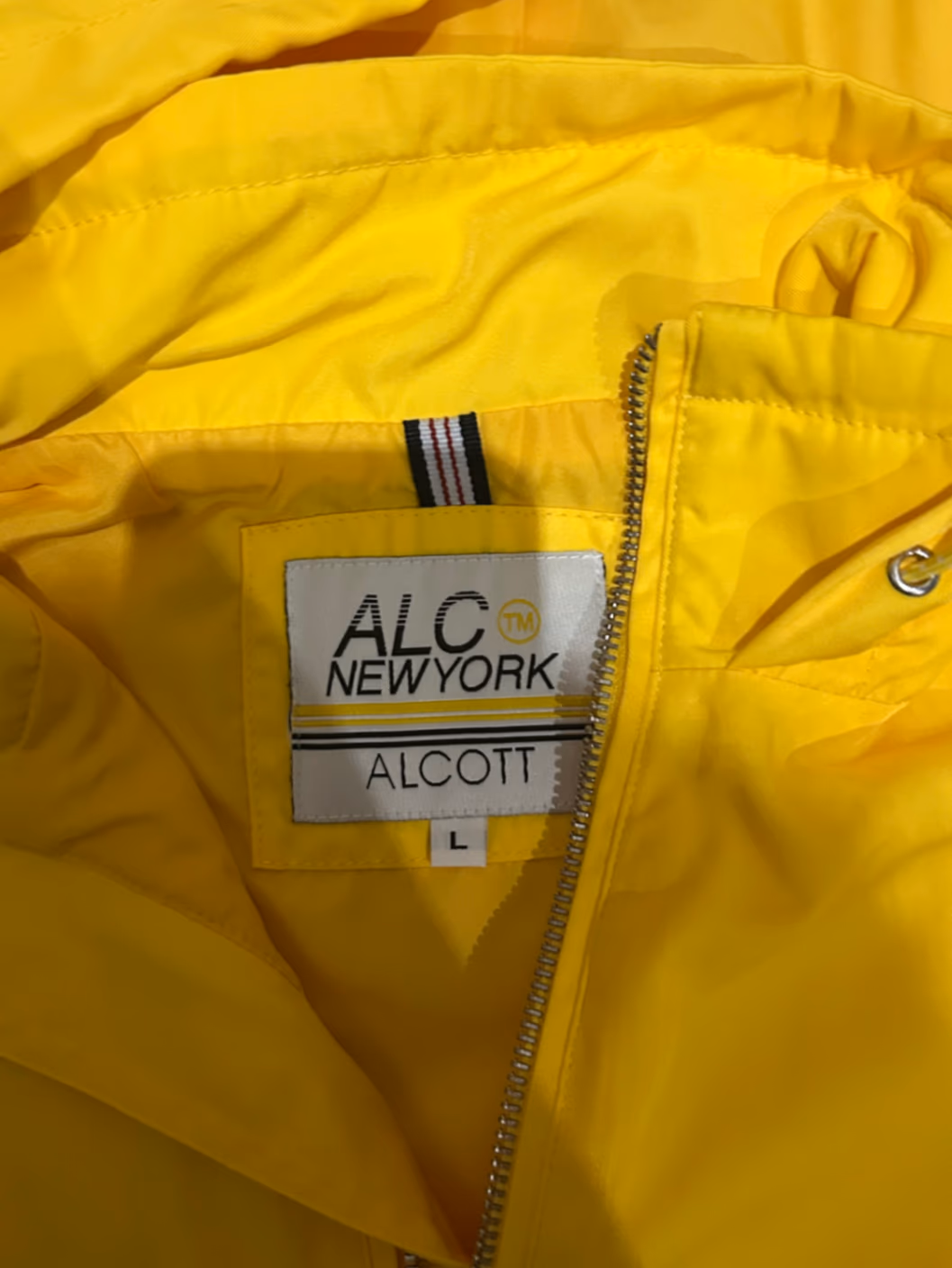 Bright yellow hooded lightweight jacket, photo 2