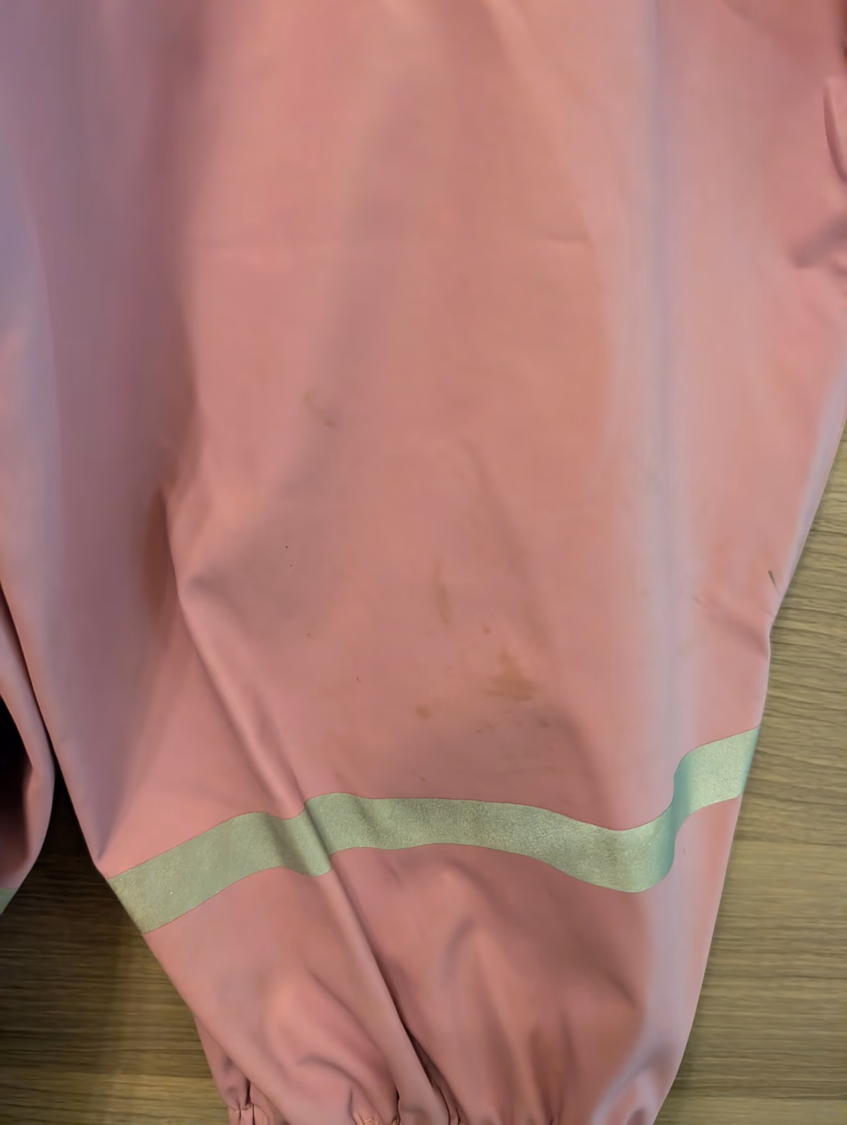 Traje impermeable rosa de Lindex , foto 3