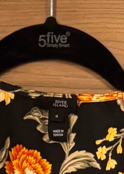 Vestido cruzado de manga larga con estampado floral de River Island, foto 2