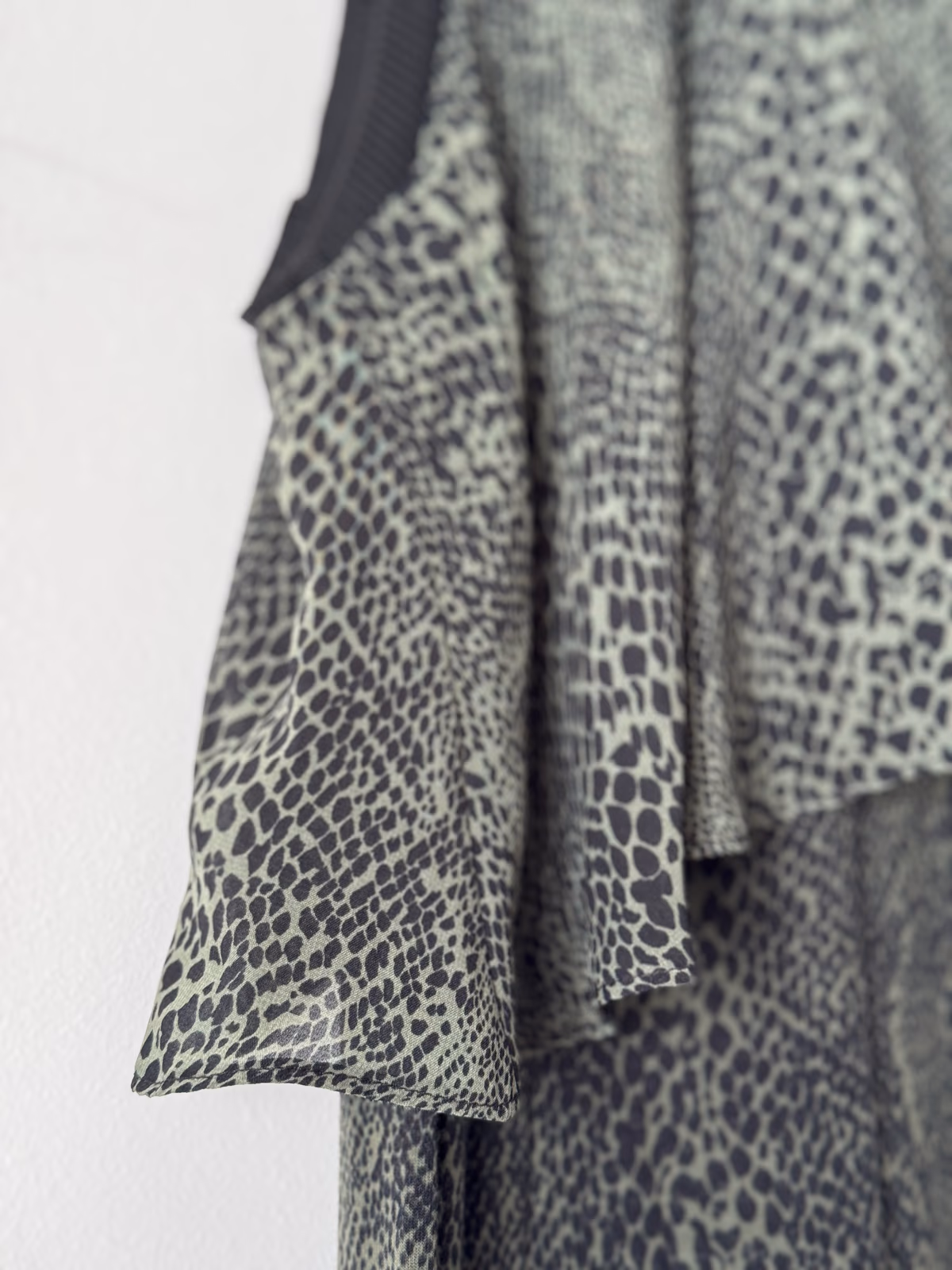 Snakeskin Print Ruffle Dress, photo 4