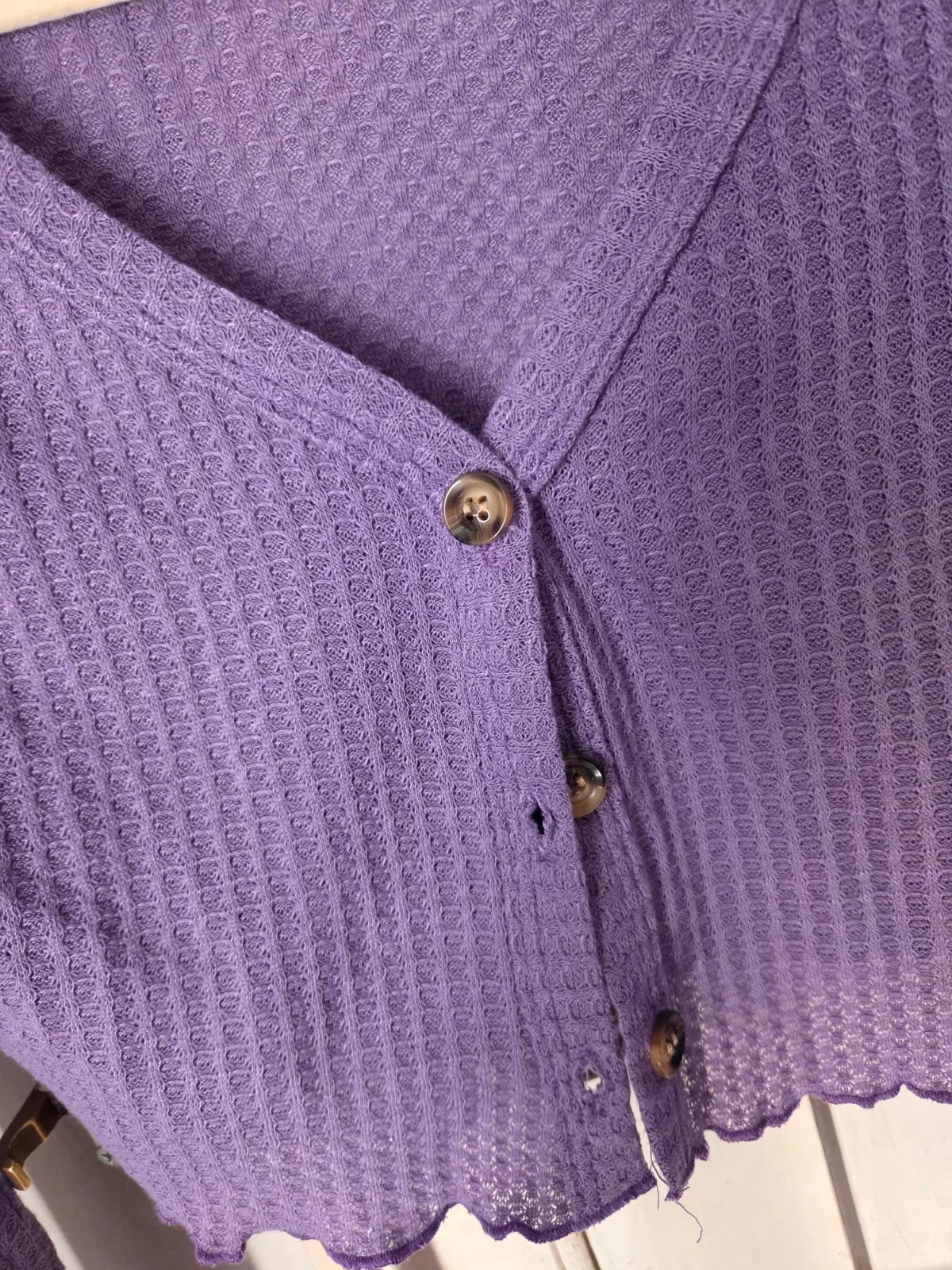 Cardigan corto viola con trama a nido d'ape, foto 2
