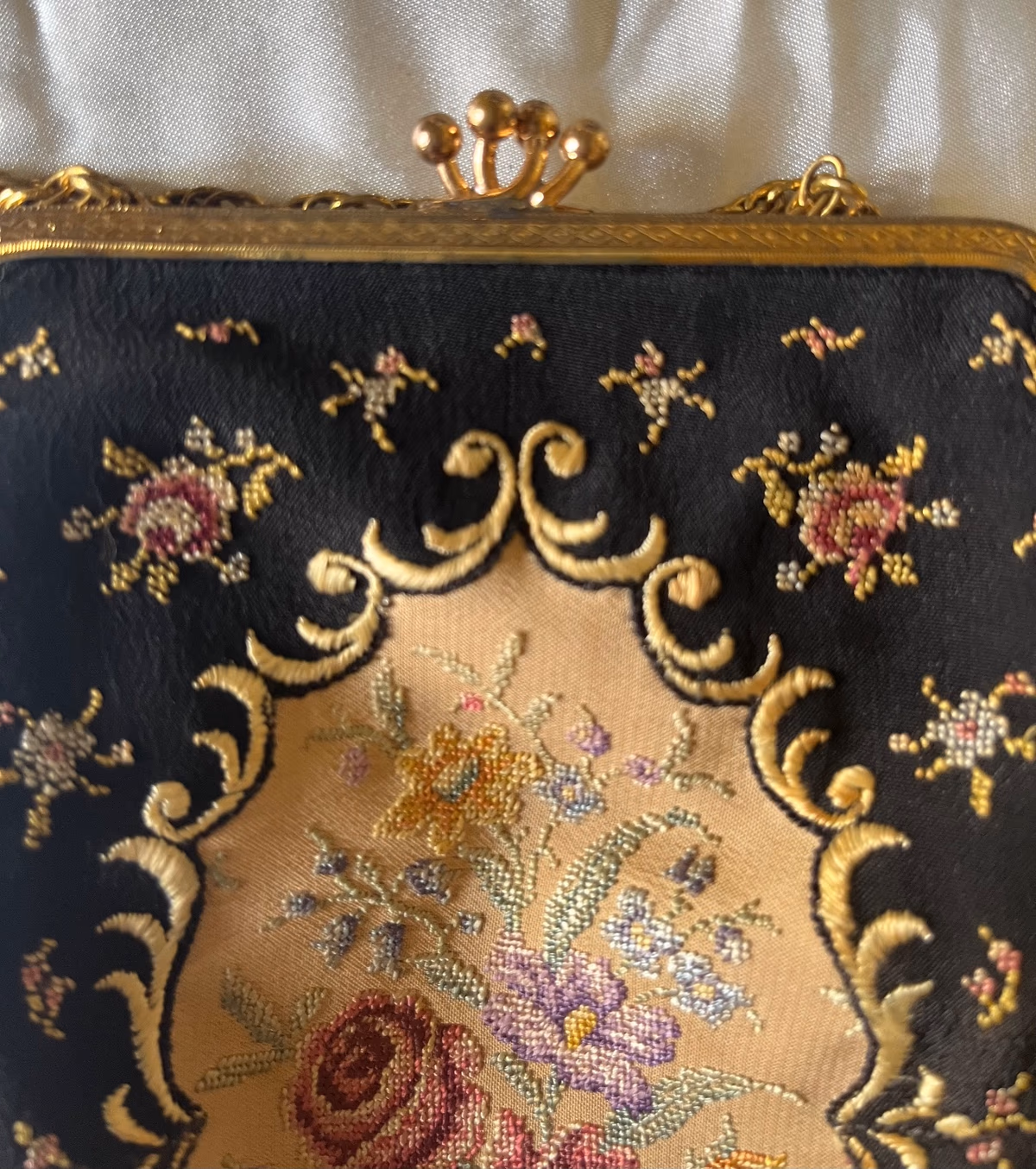 Vintage Floral Embroidered Clutch Bag, photo 3