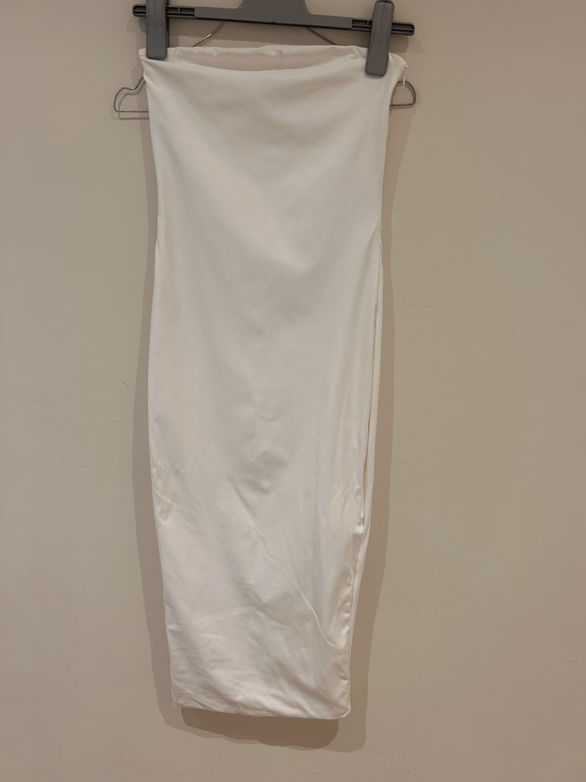 Vestido midi blanco sin tirantes de BOA con cremallera lateral (Talla S), foto 4