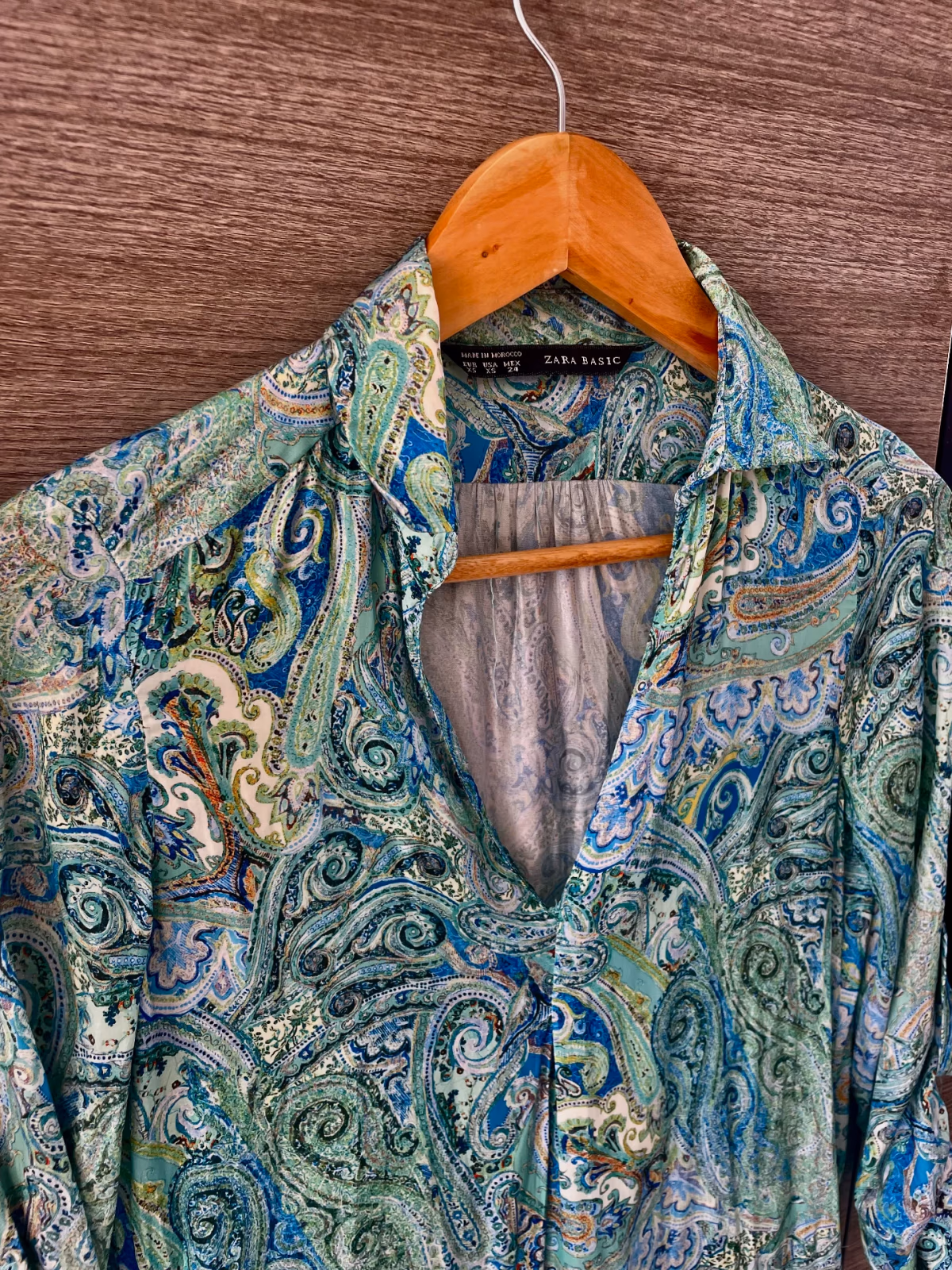 Abito chemisier con fantasia paisley di Zara, foto 2