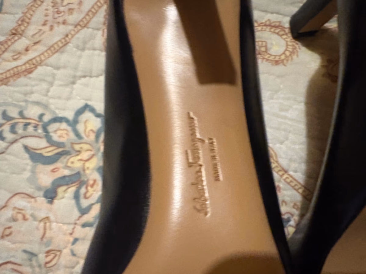 Salvatore Ferragamo black leather heels, photo 2