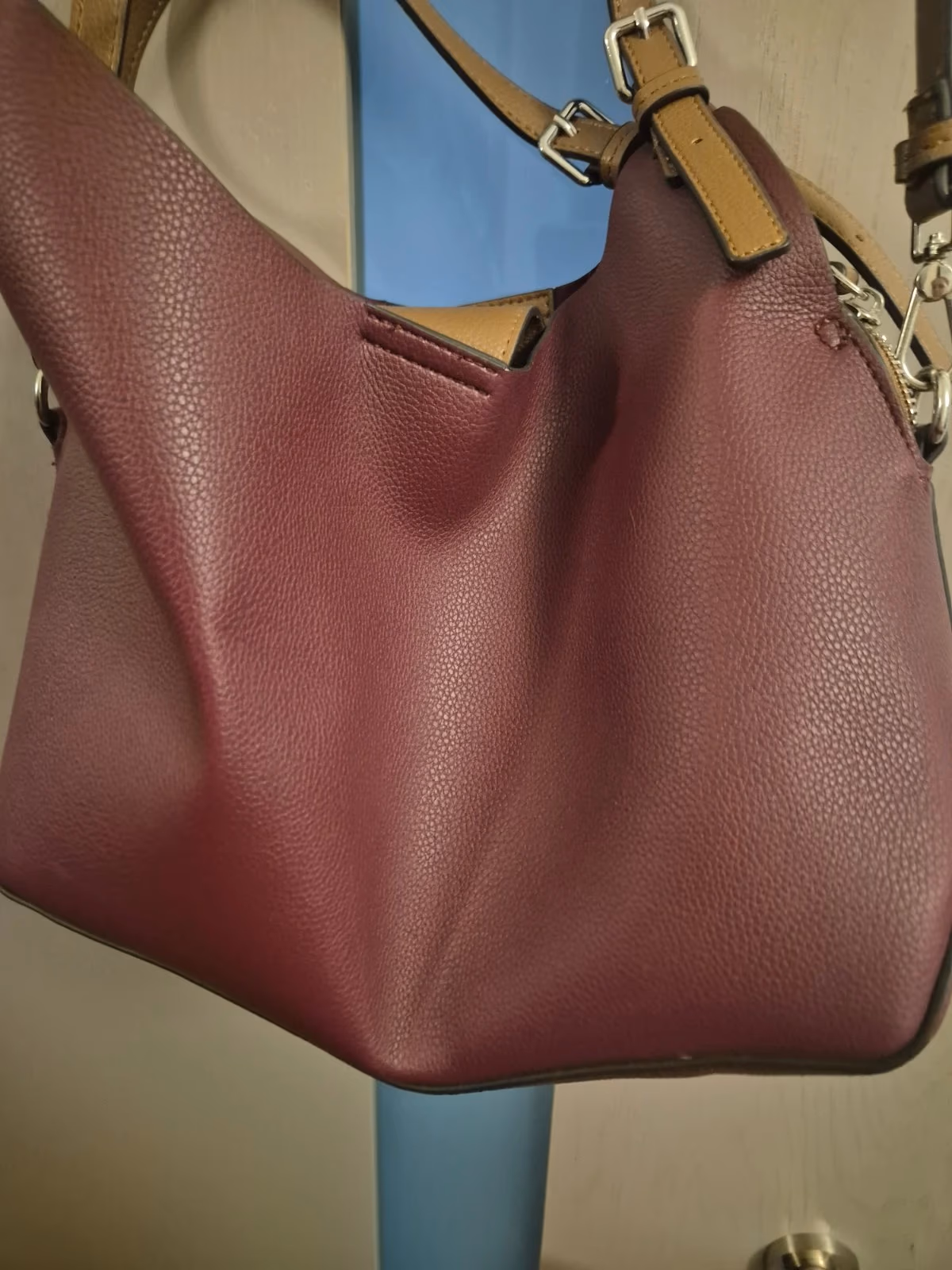 Burgundy and tan shoulder bag, photo 3